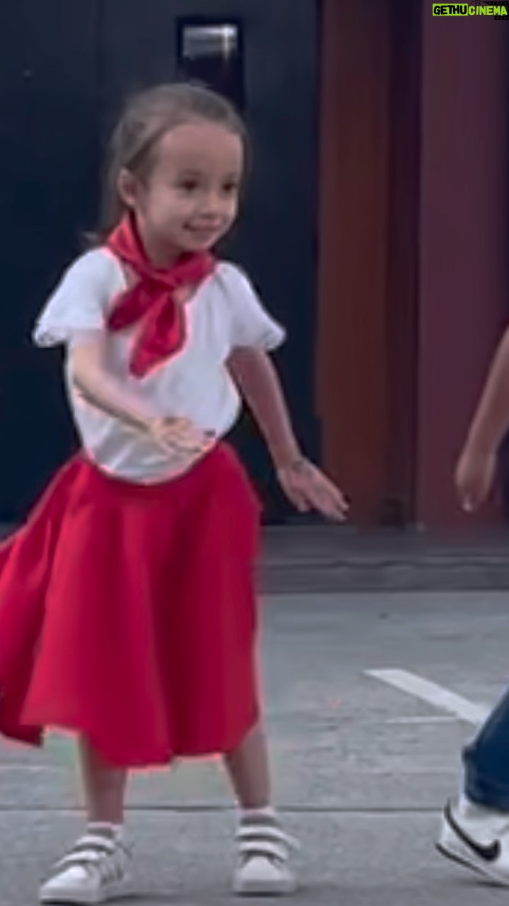 Krishna de Caso - 1.1K Likes - A bailar Rock & Roll !! #laamoconlocura 😍😘🥰