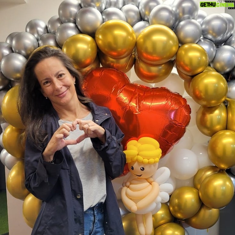 Krishna de Caso - 422 Likes - El amor que sentimos por cada una de las personas que están en nuestra vida es el mayor regalo del universo, FELIZ DÍA DEL AMOR para todos 💚😉😍