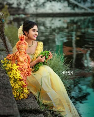 Krishnapriya K Nair Instagram - ✨✨✨
Costume : @lijinashan 
Makeup n hair : @lijinashan 
Photography : @drea_mfocus 

#vishu #vishu2024 #traditional #outfit
