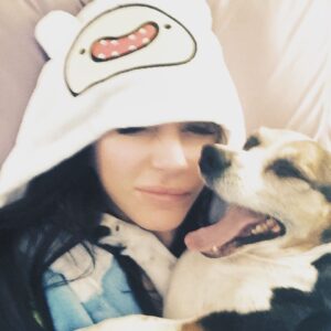 Krista Allen Instagram - Woke up to this guy laughing at me.
Can't say I blame him.
#Ouch 💆🏻#HAPPYNEWYEAR 🍾