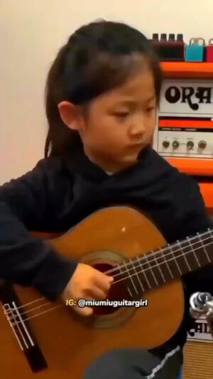 Krista Allen Instagram - Omg I am totally captivated by @miumiuguitargirl ❤️
#flymetothemoon #guitar #kid #listen #talent #love