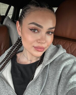 Kristal Shine Instagram - Friday mood🤭