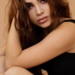 Kristal Shine Instagram – Brunette or ginger hair?😏
I can’t believe it’s been a year already.🫣

#brunetteorginger #brunette #gingerhair #hairstyle #hairchange