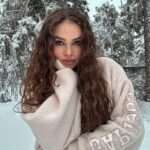 Kristal Shine Instagram – It’s the Most Wonderful Time of the Year❄️🌨️