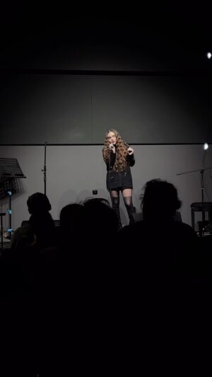 Kristal Shine Instagram - Another love🤍

 #anotherlove #cover #liveperformance