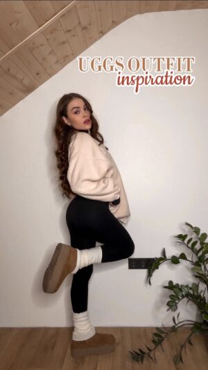 Kristal Shine Instagram - Uggs outfit inspiration🫶🏻

Overal: Stradivarius 
Topánky: Uggs
Návleky na nohy: Calcedonia
Sveter: Gap