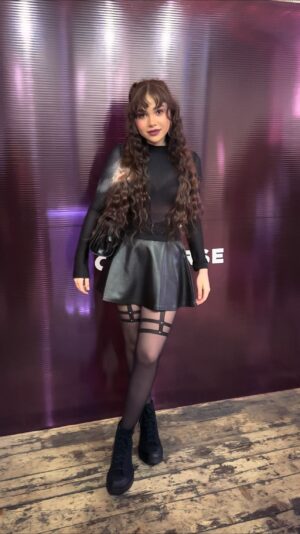 Kristal Shine Instagram - Yes or no?🫶🏻 
I tried to style the new @converseczesvk ! What do you think?👀