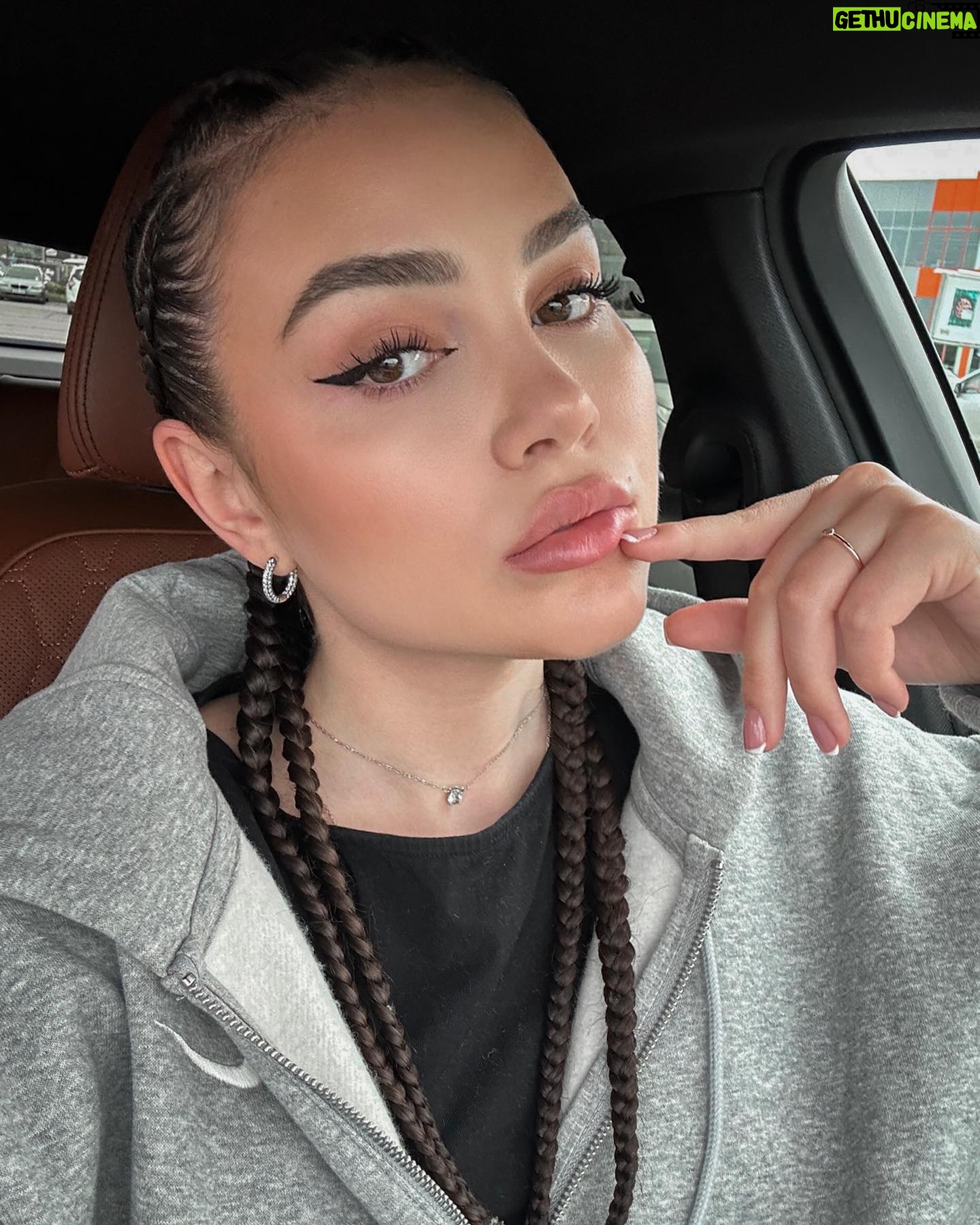 Kristal Shine - 3 Likes - Friday moodš¤