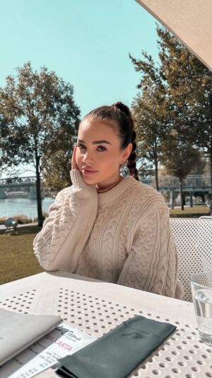 Kristal Shine Instagram - It was a beautiful experience! 🫶🏻 
I have the whole interview on my Youtube: Kristal Shine❤️ 

#aftereverything #aftermovie #aftermovieinterview #hardinscott #tessayoung #kristalshine #josephinelangford #herofiennestiffin #herofiennestiffininterview #influencerlife #hessa #dreamlife #hardinandtessa