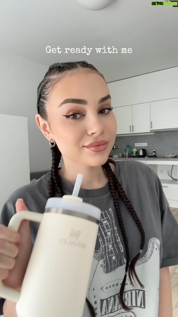 Kristal Shine - 618 Likes - β¨Get ready with meβ¨