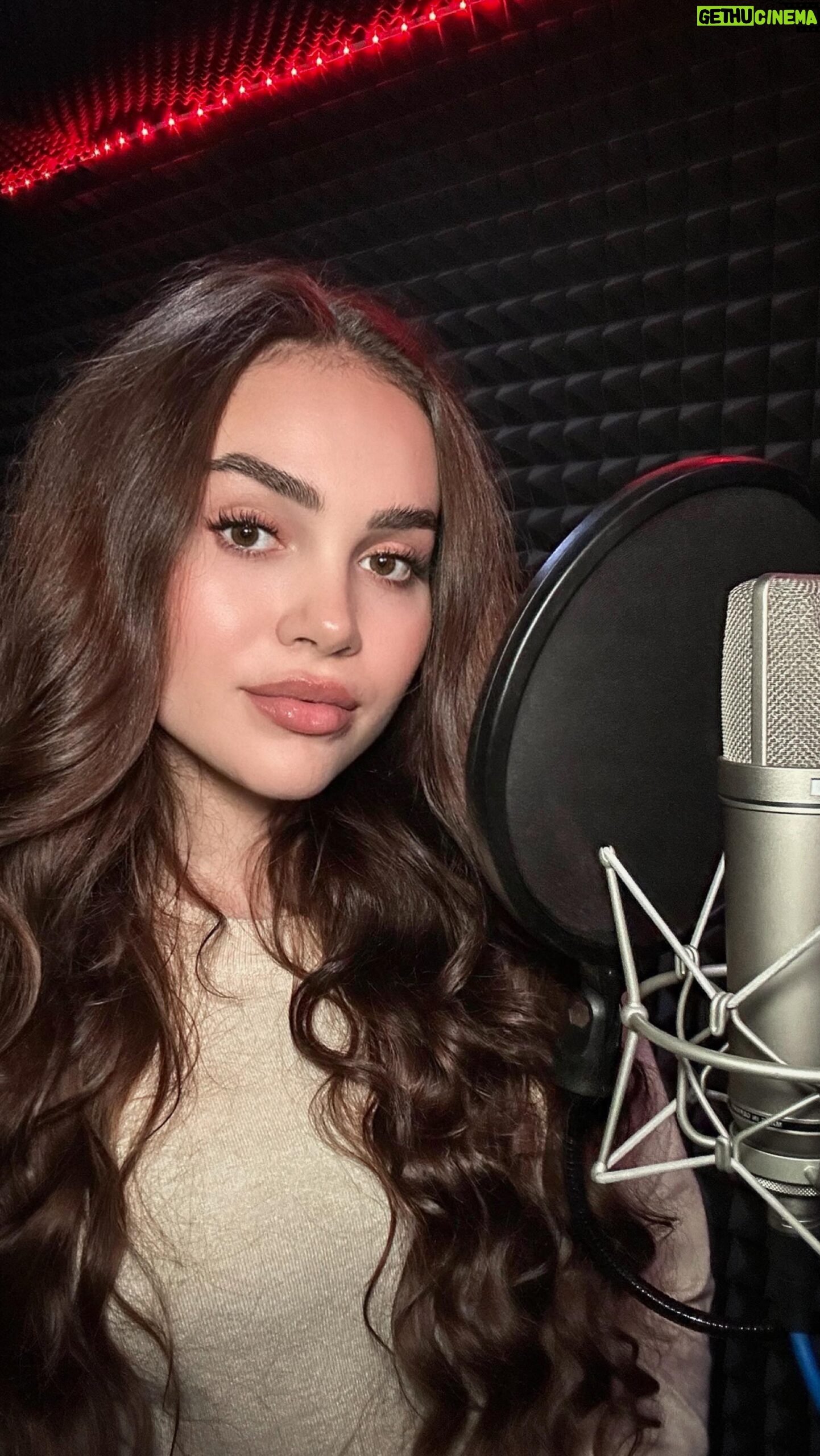 Kristal Shine - 1.6K Likes - Sia - Snowman coverβοΈChceli by ste celΓΊ verziu? #cover #siasnowman