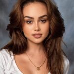 Kristal Shine Instagram – Príde mi že tu vyzerám ako niekto z filmu!🤩😄
#aiyearbook #90syearbook #photodump