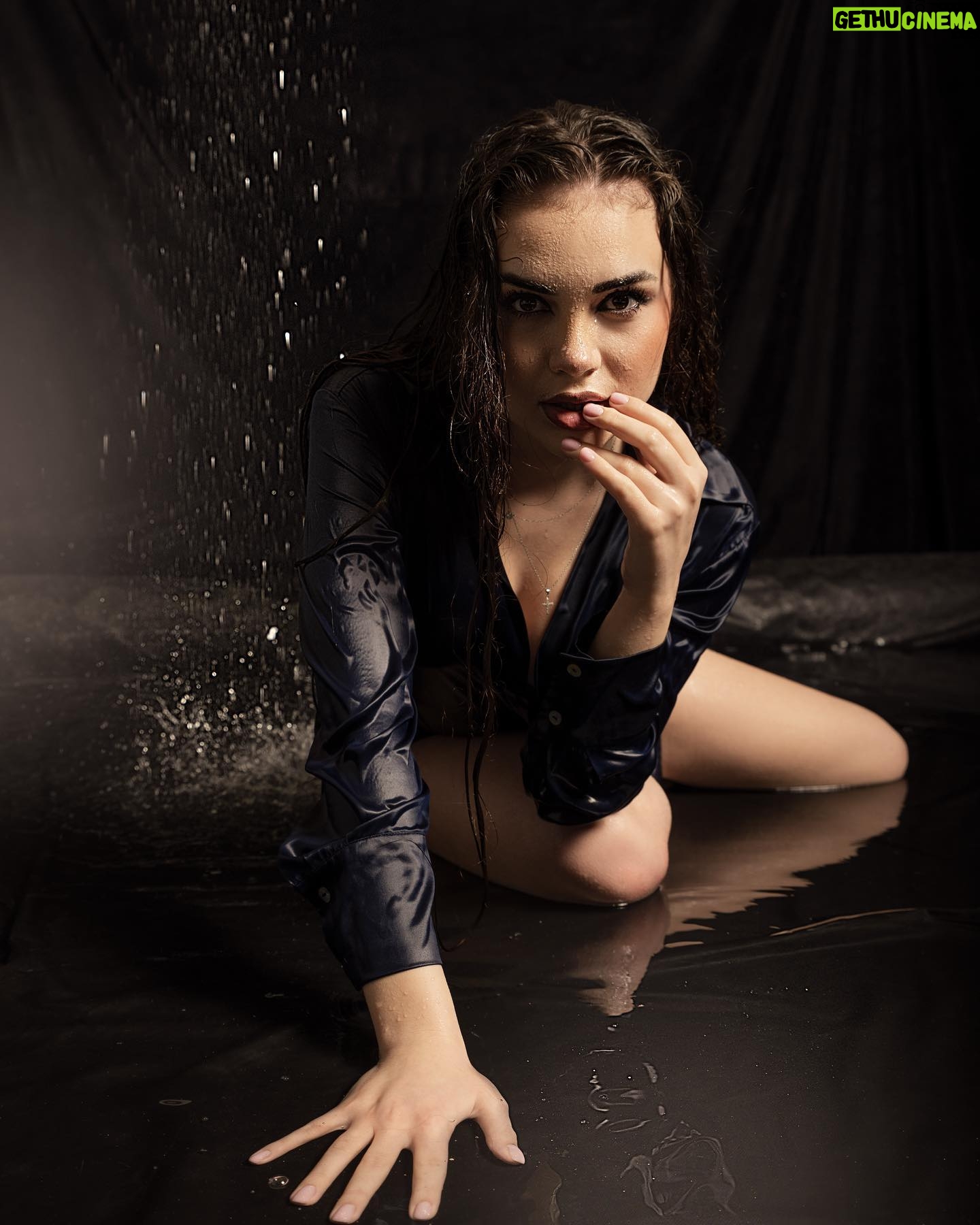 Kristal Shine Instagram - Jedno z najzaujímavejších fotení ktoré som mala!🤩 Ďakujem @kaja_lauferova_photo že si niečo takéto skvelé vymyslela!🫶🏻