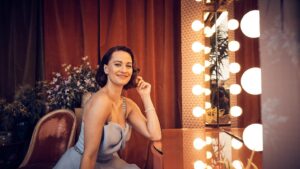 Kristen Gutoskie Instagram - Seeing double @sagawards 💙
#sagawards2020 
@handmaidsonhulu