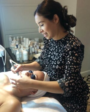 Kristen Gutoskie Instagram - Feeling fresh and glowy and relaxed thanks to the wonderful @sarahakramskincare @mypolyled 🙏🏼😘🙏🏼 #facial #skincare #sagawards
