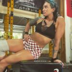 Kristen Stadtlander Instagram - There was a good man named Paul Revere, I feel much better, baby, when you’re near. - - - - outfit from @thebarbellcartel code STAT15 #teambarbellcartel #thebarbellcartel #lfo #iamaliteralmess