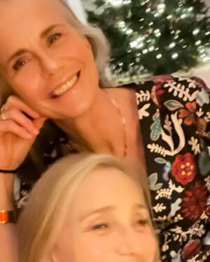Kristin Scott Thomas Instagram - Scott Thomas x2 in beautiful Christmas dresses from @ladoublej attempting a timer situation. Happy times with my sister Serena @sscottthomas #happychristmas #ladoublej #sisters #howdoesthetimerwork
