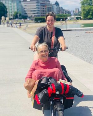 Kristin Scott Thomas Instagram - When we finished filming in England I dragged my exhausted body to @cliniquelaprairie in Montreux. There the magical powers of the amazing massage and beauty therapists, doctors and cuisine brought me back to life.  Then a swift visit to Geneva where I was taken for a ride by @hannaho and given lunch by @arthur_touchot  #unlockthesecretofliving #happiness