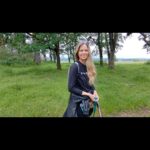 Kristin Bauer Instagram - Beautiful walk with the pups and @hoverair_global following us! How gorgeous to be in the #pacificnorthwest with SO MUCH GREEN!!! So many trees that haven’t even been trimmed!! (Unlike the LA over tree trimming psychosis). Wild trees, wild yards, nothing uniform or over controlled, so much water….so beautiful. #portland