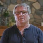 Kristin Bauer Instagram - This man cured his diabetes and high blood pressure with diet alone after a genetic and long history of disease. And has never felt better. We are what we eat. Something your doctor does not know about. Type 2 diabetic Bryn Scola, a former “meat & potatoes guy,” had two heart attacks, six stents placed in his chest, and a five-way bypass operation before making the decision to go plant-based. Today, he is heart-healthy and diabetes-free. A plant-based vegan diet is proven to reduce the risks of certain diseases like heart disease, strokes, type 2 diabetes, and certain types of cancer. 🌱 Take action for your health today, by trying a plant-based vegan challenge this New Year. Sign up and watch the full film in the @GenV_ENG bio link. ________ https://genv.org/why-vegan/for-your-health/ #health #diabetes #heartdisease #healthyrecipes #healthyeating #healthtips #healthjourney #healthandfitness #healthbenefits #healthgoals