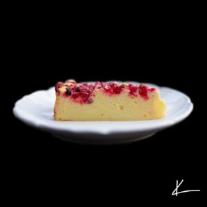 Kristína Nemčková Instagram - #𝐓𝐕𝐀𝐑𝐎𝐇𝐎𝐕𝐎-𝐊𝐑𝐔𝐏𝐈𝐂𝐎𝐕𝐘́ 𝐊𝐎𝐋𝐀́𝐂̌
Tento recept je ideální pro letní období. Využijete v něm čerstvé plody ze zahrády, jako třeba teď rybíz. 🌸
S tvarohovoým základem se skvěle dále kombinují třešně, švestky, borůvky nebo meruňky. 
Recept je tak jednoduchý, že jej zvládne i dítě. ;)
.
www.madebykristina.cz/recepty/krupicovy-kolac-s-ovocem/