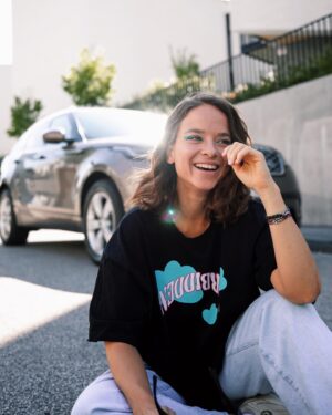 Kristína Svarinská Instagram - Lets make it clear. I will always root for the streetgirl I am.  And always look for the best partners in crime. 

Thanks for having my back @autostyl_ 🔥

📸: @patrikmatejcik 
muah: @tomasvida.makeup 

#partnersincrime #autostyl #rangerover #velar #photoshoot #stalechalan
#lifeisporno #alwaysrootforyourself