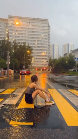 Kristina Kosheleva Instagram - 🌧️🌧️🌧️

Раз дожди льют беспрестанно, я думаю это отличный шанс нам увидеть ваши видео под трек «летний дождь»
—
Добавляй себе наш звук 
Снимай классные видео
🖤
—
2023 | Свобода.музыка ©