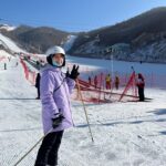 Kristina Kosheleva Instagram - У меня на YouTube канале вышел влог о наших новогодних каникулах во Владивостоке и поездке в Китай🇨🇳 Ссылку ищи в сторис🫶🏽 ну и давай подпишись уже на канальчик то 😎 Влоги смотришь?