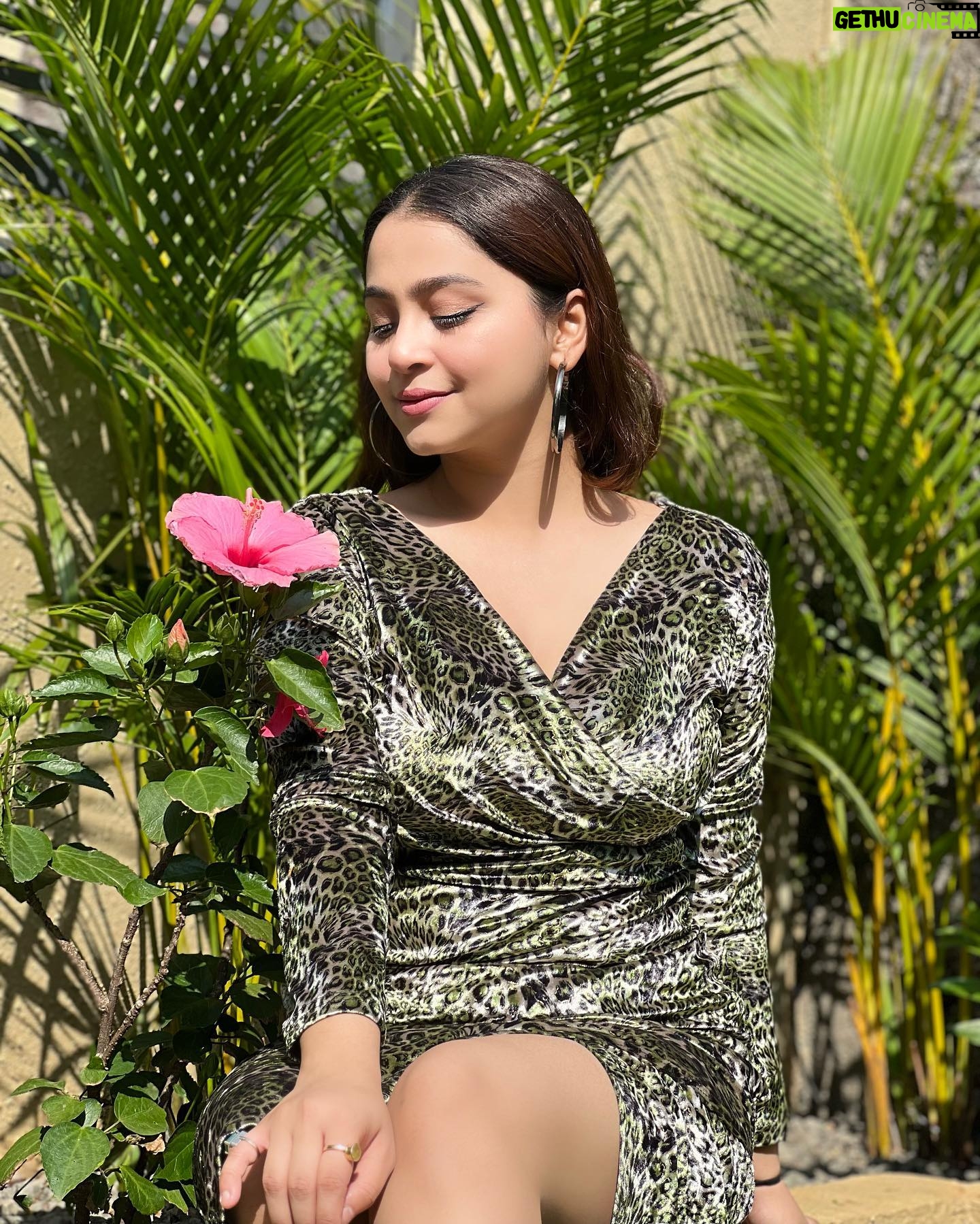 Kristina Patel Instagram - Am I blushing? 🥰 . . Dress : @falakwomenswear . #kristinapatel #explore #love #instagram #instalike