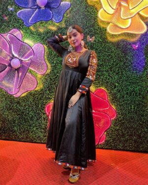 Kristina Patel Instagram - Happy maha durga ashtami to all ♥️
.
.
Designed by - @akshita1917 
Brand : @akshita_studio 
.
.
.
.
.
#explore #mahaashtami #jaimatadi #navratri #kristinapatel #festivevibes #festival