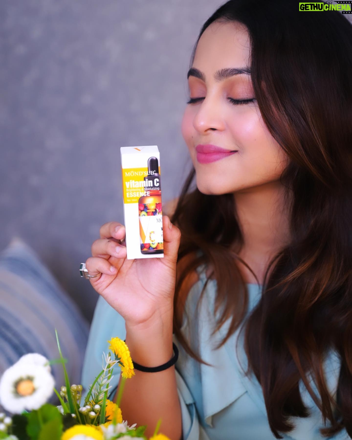 Kristina Patel Instagram - Look well. Feel well. Live well. Amazing face serums by @mondsubindia Thank you ♥️ . . #kristinapatel #love #cute #instagram #explore
