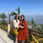 Kristina Patel Instagram – Maang lu yeh mannat ki fer yahi jahaan Mile fer yahi kokh mile fer yahi maa Mile ♥️
I LOVE YOU MAA HAPPY MOTHERS DAY ♥️