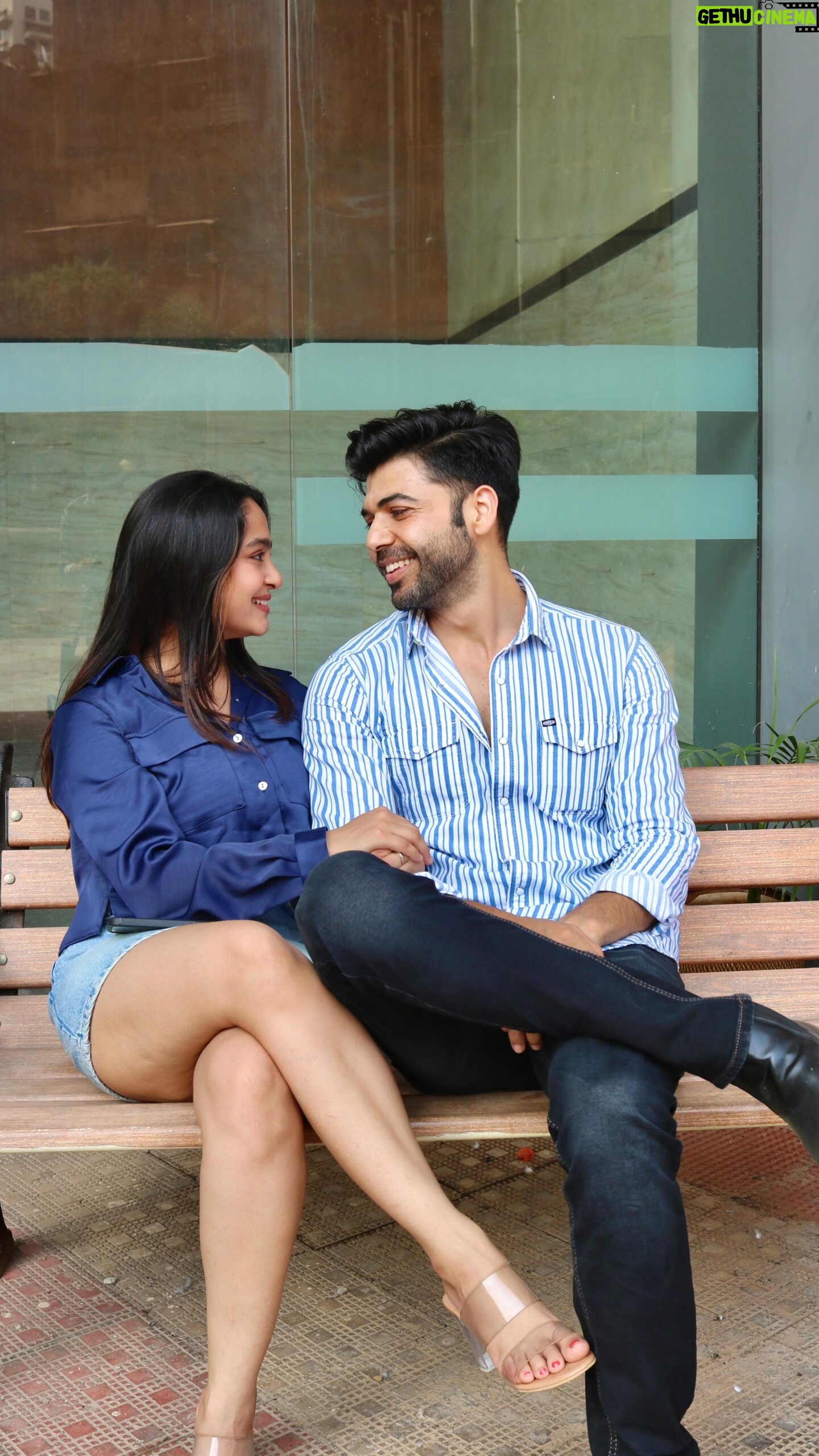 Kristina Patel Instagram - Tum Jao mat ♥️ . @vishalkalra_ . @saleelkulkarniofficial @shubhankarkulkarni__ @swanandkirkire @sharayudate @artistefirst #relationshipgoals #love #mine #bestfriends #kristinapatel #vishalkalra #krishal #explore #insta