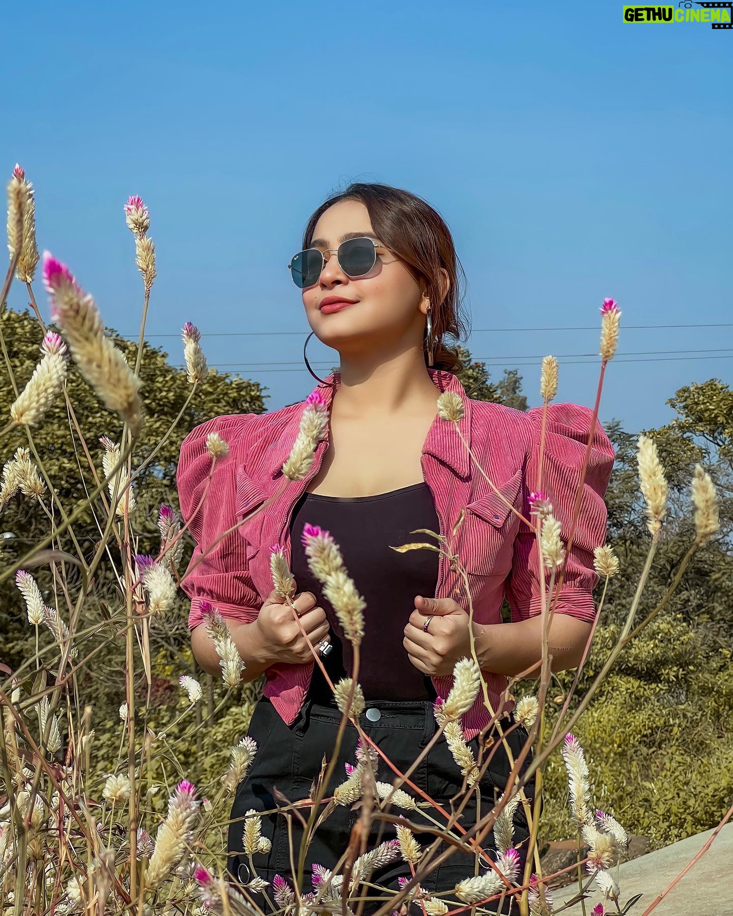 Kristina Patel Instagram - Perfect 💕 . @anku_edits Jacket : @falakwomenswear . #kristina #love #vibes #explore