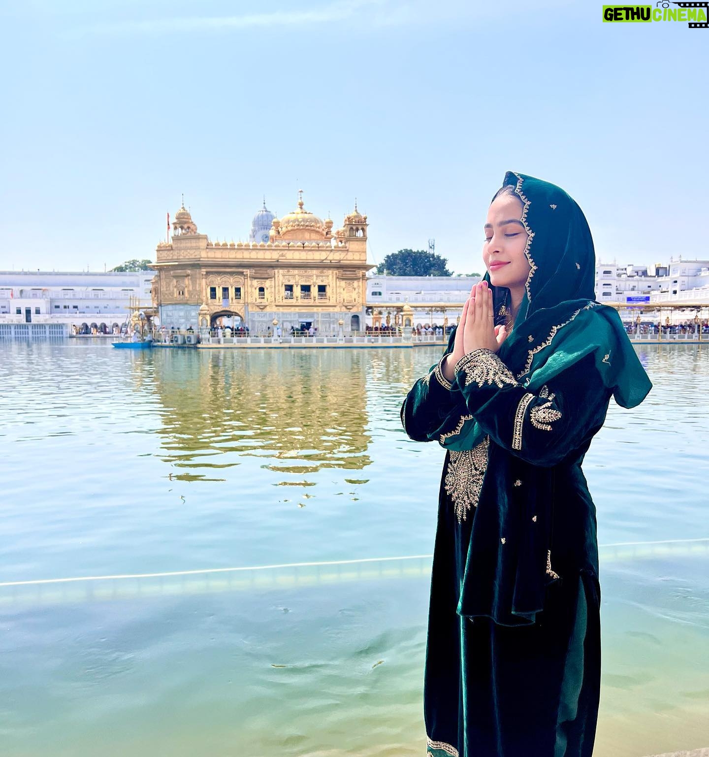 Kristina Patel Instagram - GOLDEN TEMPLE 🙏 . . #goldentemple #kristina #kristinapatel #blessings #waheguru #amritsar
