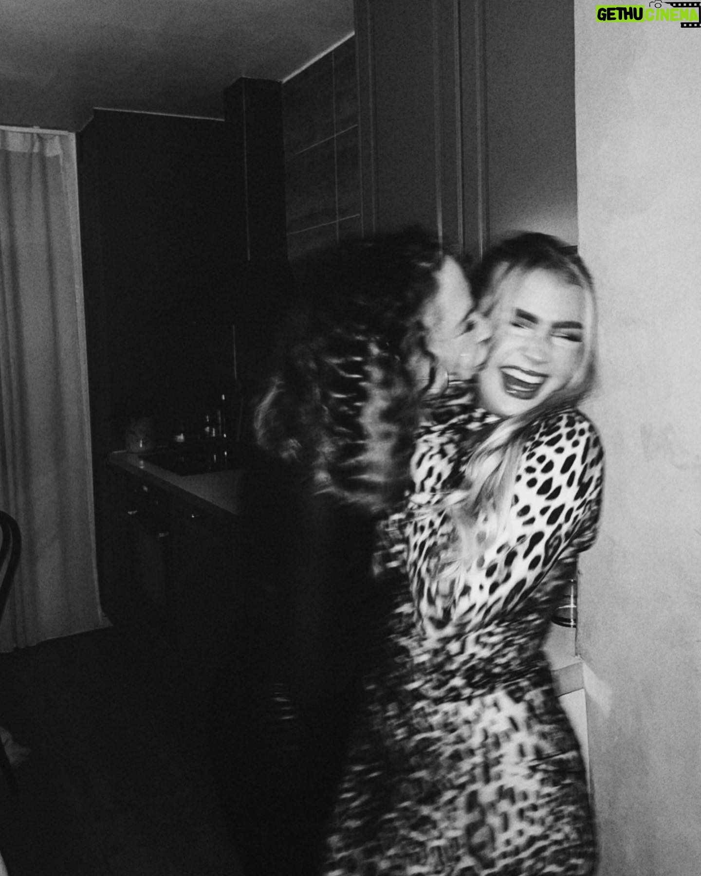 Kristina Petrushina Instagram - Tjejer: ΓGER! π―ββοΈππͺ©π«Άπ
πΌπ₯°
