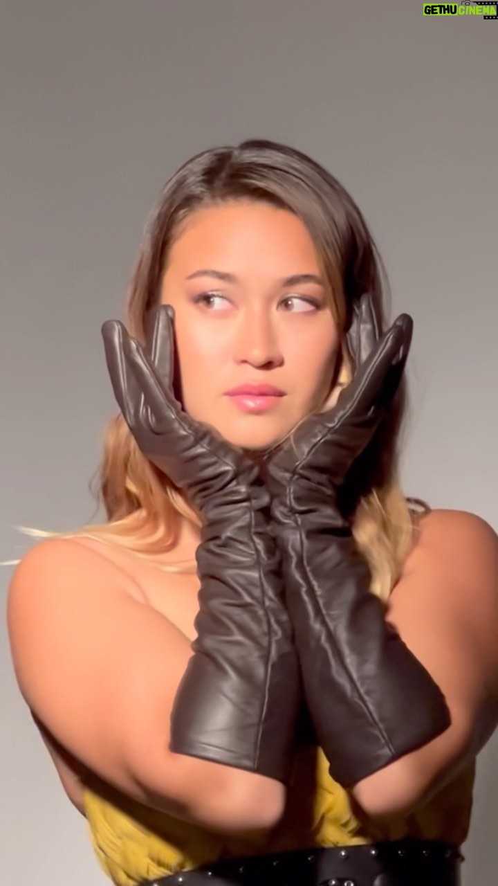 Kristina Tonteri-Young - 46.5K Likes - BTS of our latest photoshoot featuring Kristina Tonteri-Young @kristina_tonteriyoung
-
Words: Jiselle Liu @jiselle03
Talent: Kristina Tonteri-Young @kristina_tonteriyoung
Photos: Matt Doheny @dohenyphoto
Fashion: Sky JT Naval @sky_is_dlimit
Makeup: Elaina Karras @elainakarras_