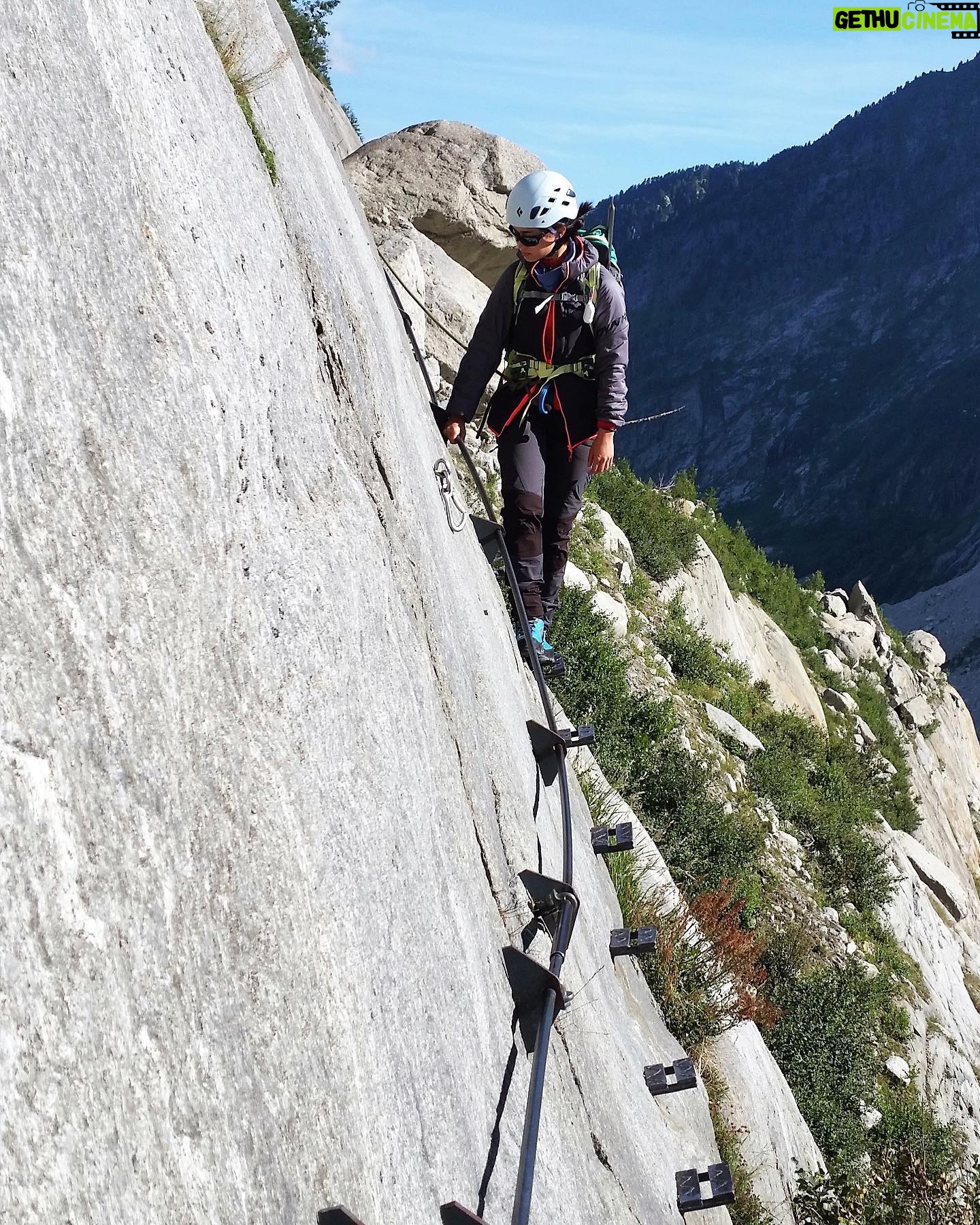 Kristina Tonteri-Young Instagram - *don’t look down #écoledeglace