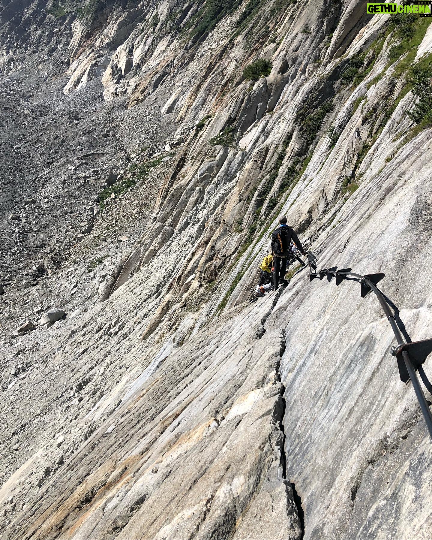 Kristina Tonteri-Young Instagram - *don’t look down #écoledeglace