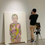 Kristy Cha Ray Chu Instagram - 前幾天布展，看著作品一幅幅的掛上牆，激動的說不出話，它們每一幅畫都是我的寶貝，投入了很多精力，數不盡的夜晚（其中好幾幅畫了3個多月），常常畫到看不見盡頭，不知道自己這麼拼是為了什麼？ 終於，這一天要來了，我必須誠實的說，外表看起來很有自信（其實心裡緊張到不行），我還是需要你們的鼓勵，希望大家都能來看我的畫、來支持我，我們5/7開幕見～ 曲家瑞個展 2022/5/4-5/28 開幕 2022/5/7(六) 2:00pm-5:00pm 地址 誠品畫廊 台北市信義區菸廠路88號B1 開放時間 週二~週六 11:00am~7:00pm (週日、週一公休) @eslitegallery #誠品畫廊 #每一幅都毫無保留 #每一幅都是唯一 #距離開幕倒數六天 #免費入場 #為我加油