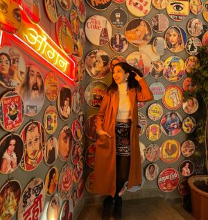 Kritika Avasthi Instagram - A Bhukkad at Nukkad 😂🌮🌯🍔🥘🥙🍛🍜🍟
Tell me which one is your favourite picture and WHY ? 
Step into this aesthetically crafted cafe where every nook and cranny screams “Instagram magic” with its vintage allure. 📸✨ Location @nukkadcafe 😍
#nukkad #bhukkad #foodie #foodstagram #cafe #delhi #coolcafe #café #foodies #foodlover