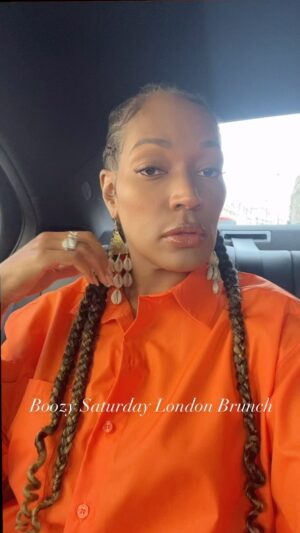 Kron Moore Instagram - Chicken and waffles and🍹🍸🥂…oh my! The Alchemist is my favorite spot in London for craft cocktails, so I decided that we should pair it brunch (my fave)! What’s your favorite brunch spot?

#kronmoore #london #friendship #brunch #thealchemist #drinks #saturday