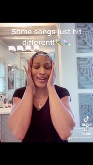 Kron Moore Instagram - Who else has private bathroom concerts? 🎵 🎤 
#candy