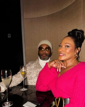 Kron Moore Instagram - Last night’s #netflix premiere of Tyler Perry’s #meaculpa was amazing! @kellyrowland and #trevanterhodes and the entire cast delivered a story that kept us on the edges of our seats! You won’t want to miss it on 2/23/2024!
So glad to have run into fam!

Dress: @hanifaofficial 
Bag: @verano_hill 

#strongblacklead #kronmoore