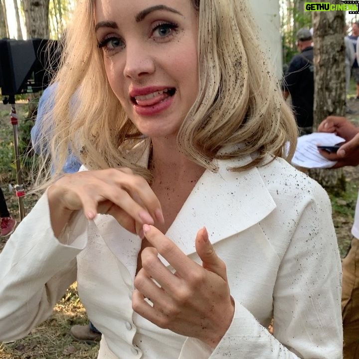 Ksenia Solo - 15.9K Likes - Oreos for dirt. They got everywhere but at least I had snacks on me all day and was a happy camper @historybluebook @needmoreblush #projectbluebook #bts