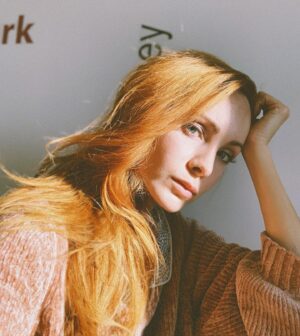 Ksenia Solo Instagram - Wear gratitude like a cloak and it will feed every corner of your life. 

~Rumi

 ♥