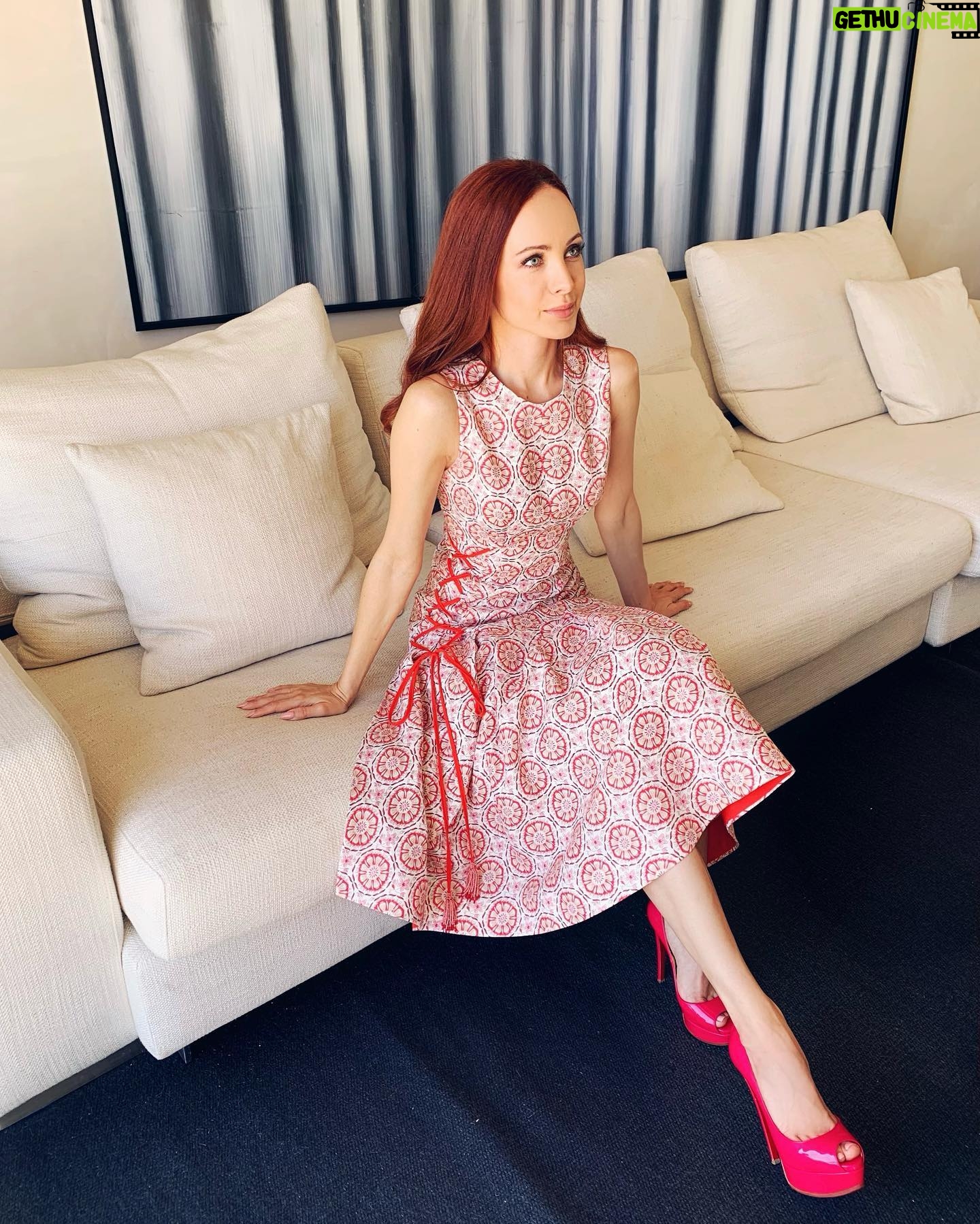 Ksenia Solo - 9.2K Likes - pamplemousse