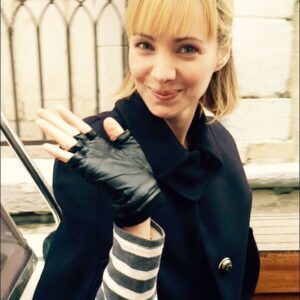 Ksenia Solo Instagram - Happy Thanksgiving to those that are celebrating! Much love & warmth from my heart to yours! (This photo was taken in Venice during a very tough but magical time for me. I am endlessly grateful for the experience & think about it often...especially on a day like today @nancy_cartwright @txlfilms @officialmariabello @marylynnrajskub @enricoetiker @_misterpaul_ @mburts @stateofgolden #insearchoffellini)