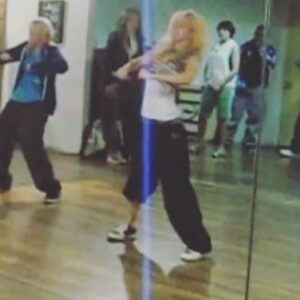 Ksenia Solo Instagram - Bringin out the ol’ moves for #internationaldanceday #blackswan #bts