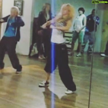 Ksenia Solo - 8.5K Likes - Bringin out the ol’ moves for #internationaldanceday #blackswan #bts